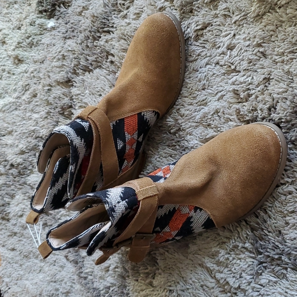 Plume by Farylrobin Mixed Media Suede Booties Size 8
